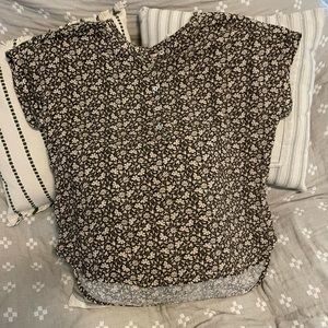 Ladies Faherty floral top
